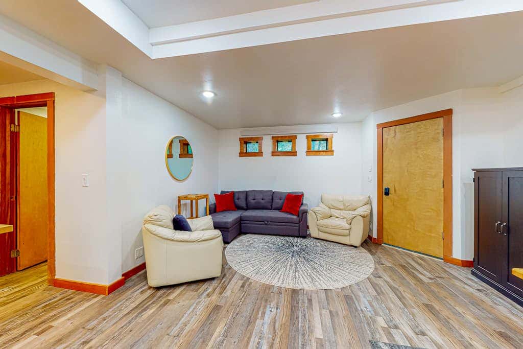 Peaceful 1BR Pet Friendly House Near Langley