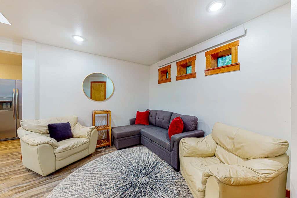 Peaceful 1BR Pet Friendly House Near Langley