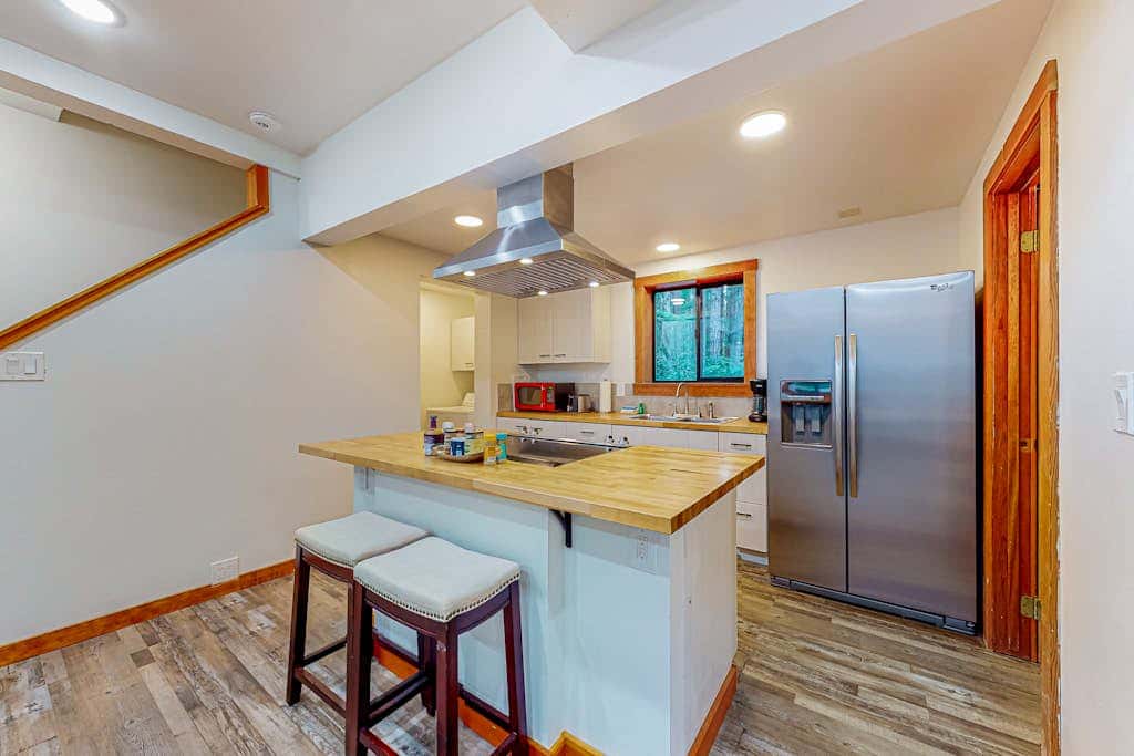 Peaceful 1BR Pet Friendly House Near Langley