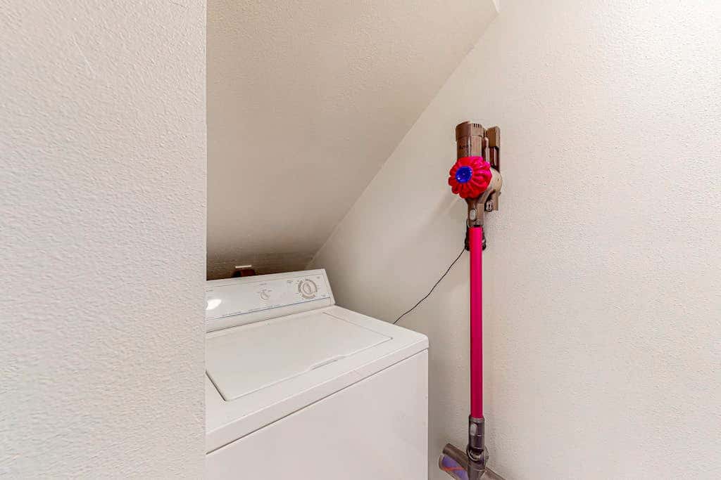 Peaceful 1BR Pet Friendly House Near Langley