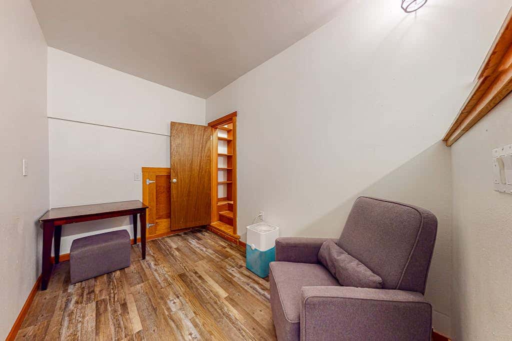 Peaceful 1BR Pet Friendly House Near Langley