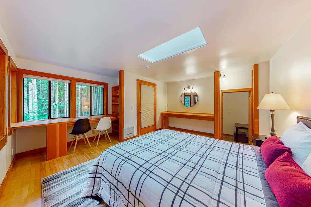 Peaceful 1BR Pet Friendly House Near Langley