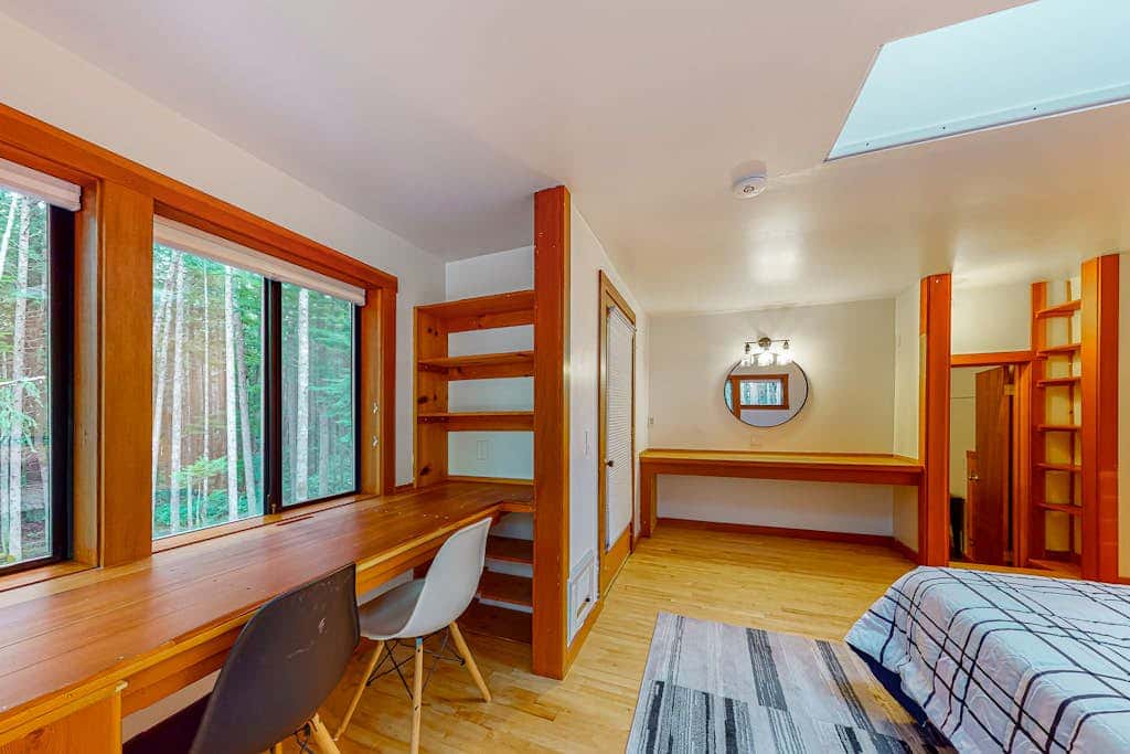 Peaceful 1BR Pet Friendly House Near Langley
