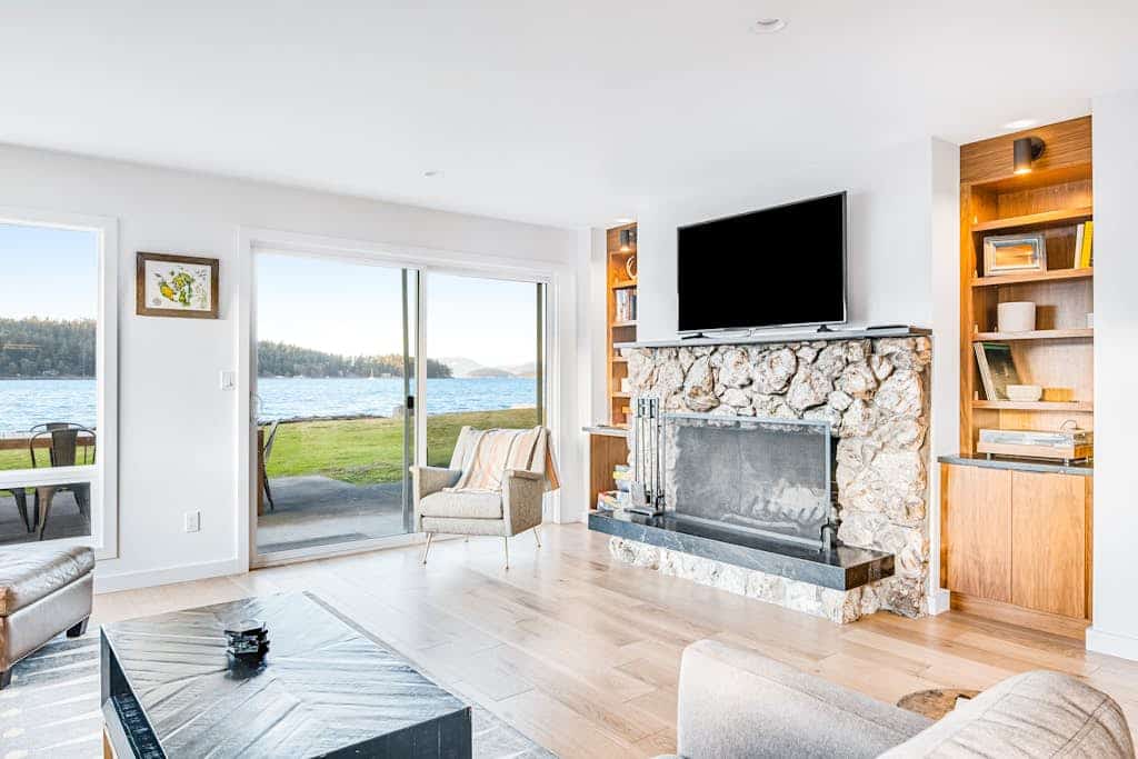 Lopez Island Mud Bay Waterfront home