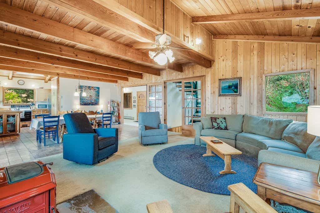 Spectacular Waterfront Cabin in Eastsound with Private Deck and Mountain Views