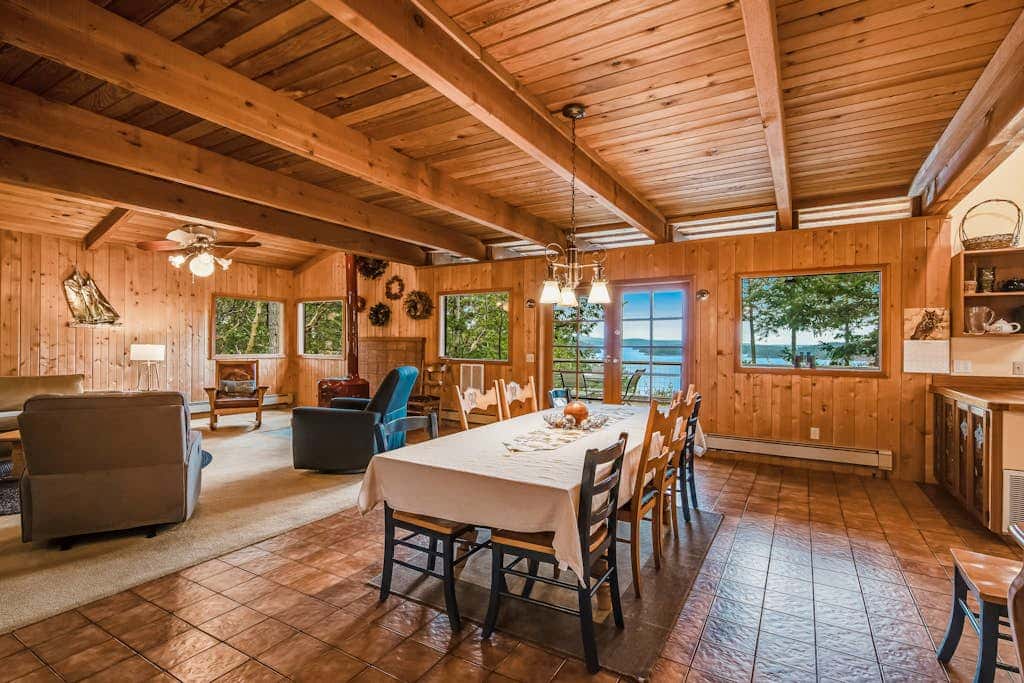 Spectacular Waterfront Cabin in Eastsound with Private Deck and Mountain Views