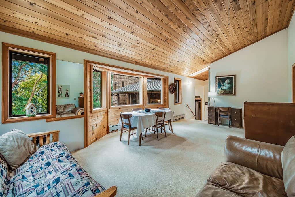 Spectacular Waterfront Cabin in Eastsound with Private Deck and Mountain Views