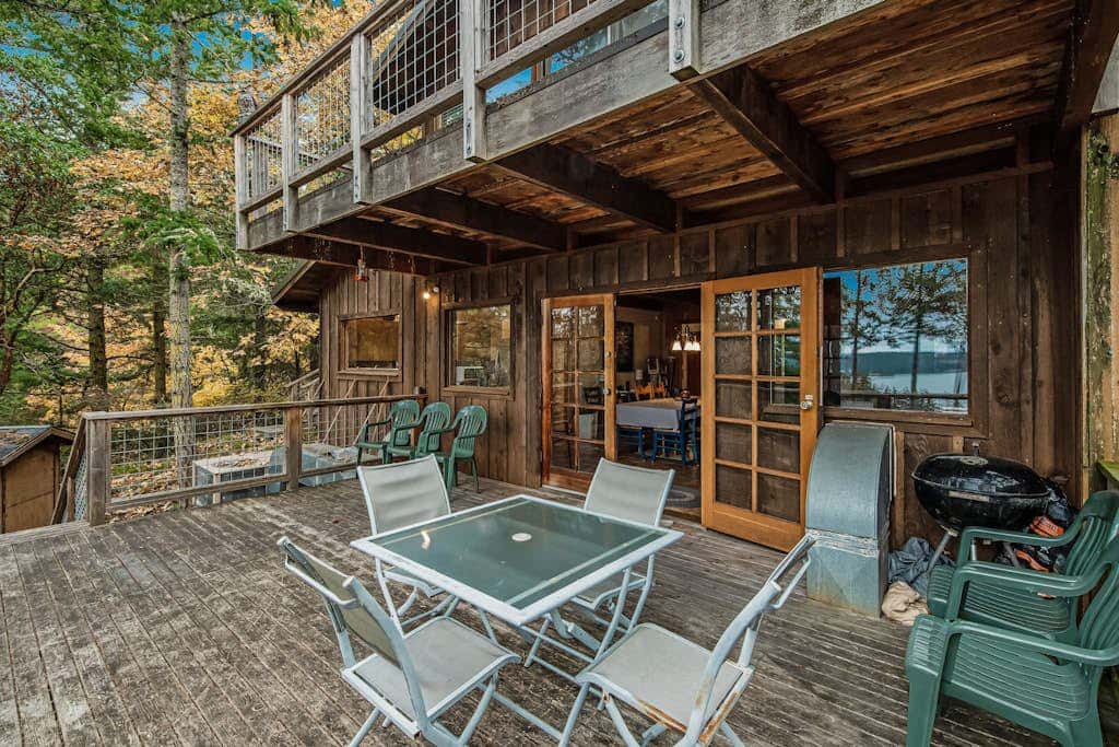 Spectacular Waterfront Cabin in Eastsound with Private Deck and Mountain Views
