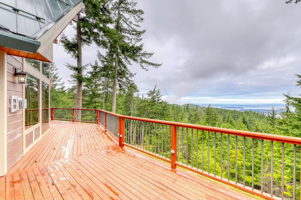 Stunning Water View Retreat with Fireplace, Huge Deck, and Jetted Tub