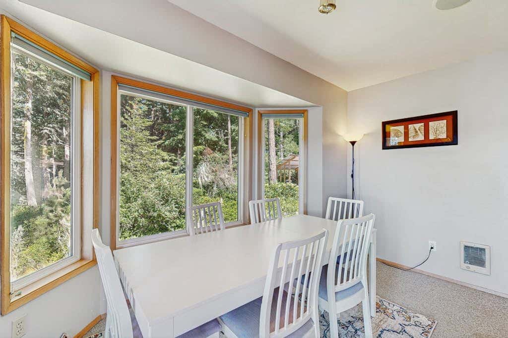 Stunning Waterfront Home on Lopez Island with Private Beach Access and Fire Pit