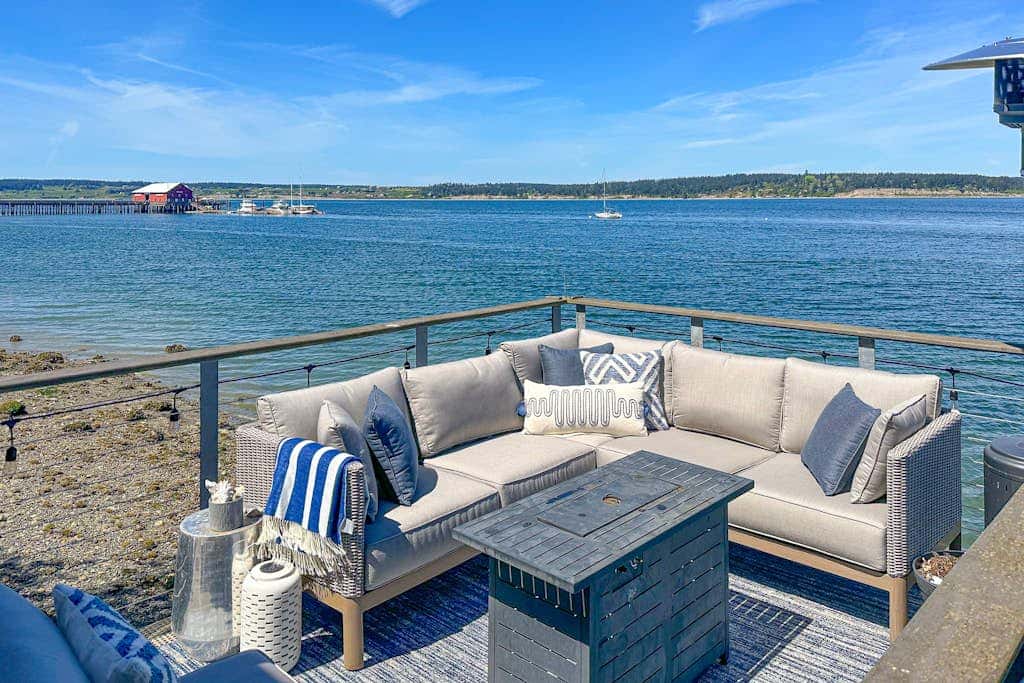 Waterfront Family Friendly Home with Bay Views, Firepit, Deck, & Fireplace