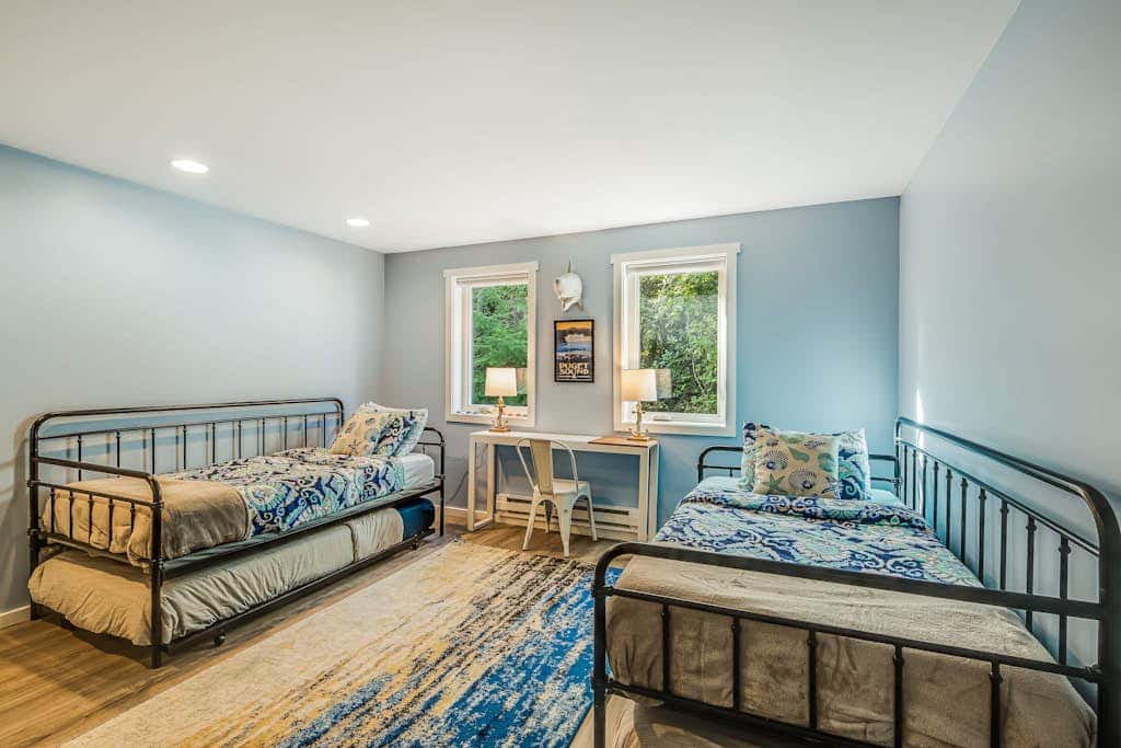 Waterfront Family Friendly Home with Bay Views, Firepit, Deck, & Fireplace