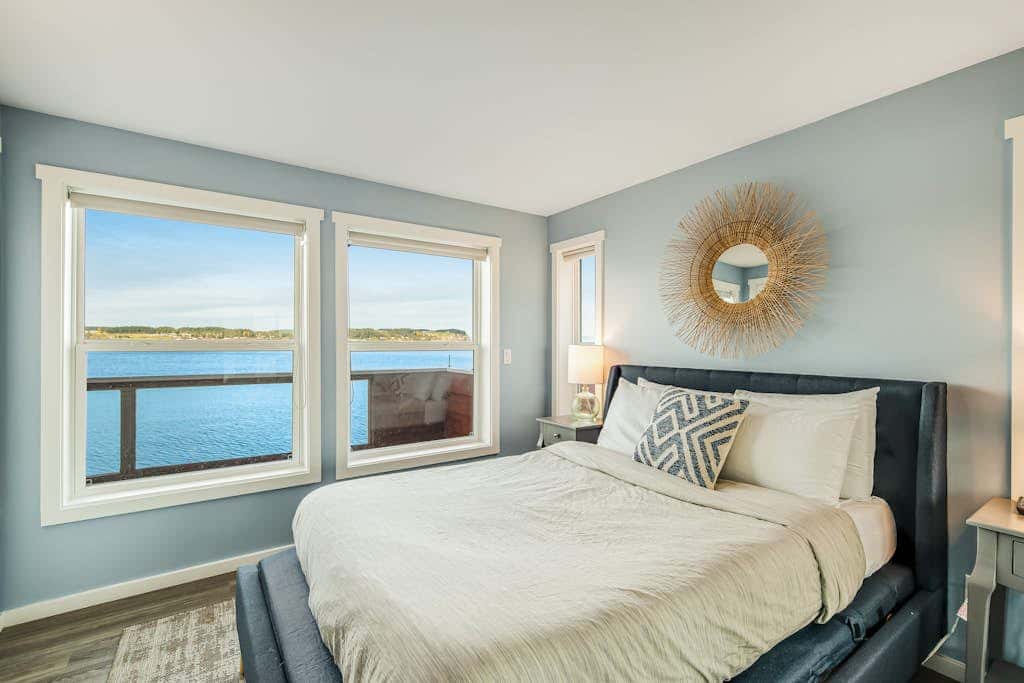 Waterfront Family Friendly Home with Bay Views, Firepit, Deck, & Fireplace
