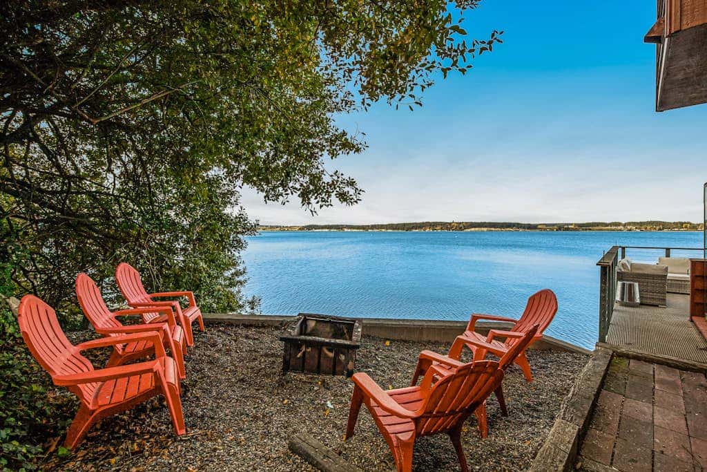 Waterfront Family Friendly Home with Bay Views, Firepit, Deck, & Fireplace