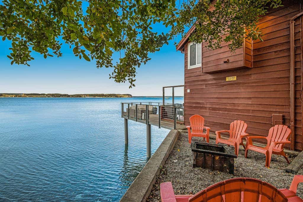 Waterfront Family Friendly Home with Bay Views, Firepit, Deck, & Fireplace