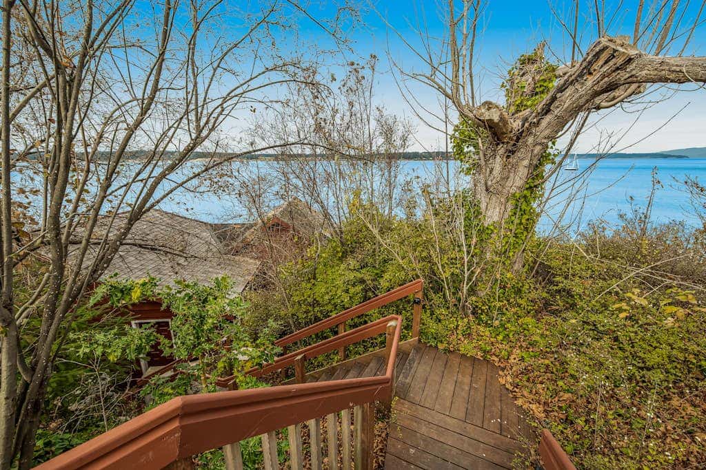 Waterfront Family Friendly Home with Bay Views, Firepit, Deck, & Fireplace