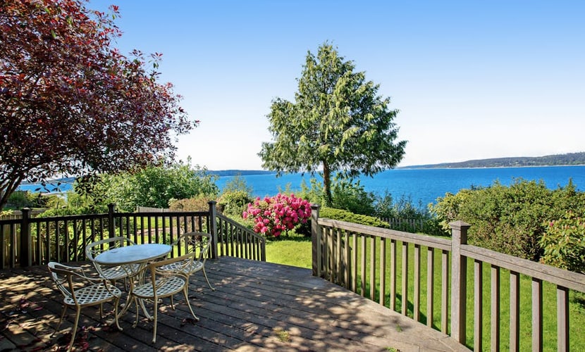 Waterfront home on Saratoga Passage with amazing view, sauna, & deck - 1 dog OK