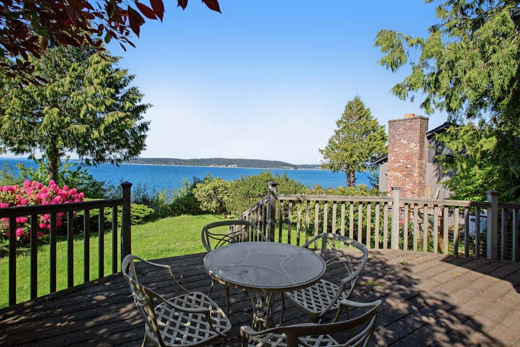 Escape to Saratoga Lodge: Private Dog Friendly Cabin with Sauna Near the Beach and Mountains