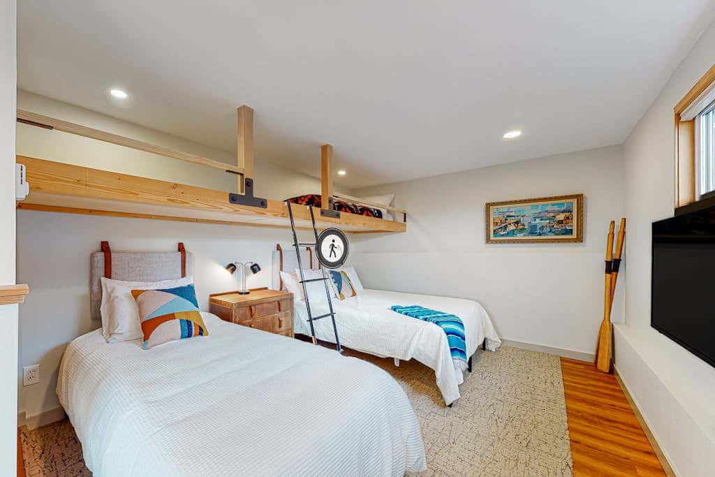 Family Friendly Seaside House with Private Hot Tub and Pet Friendly Yard