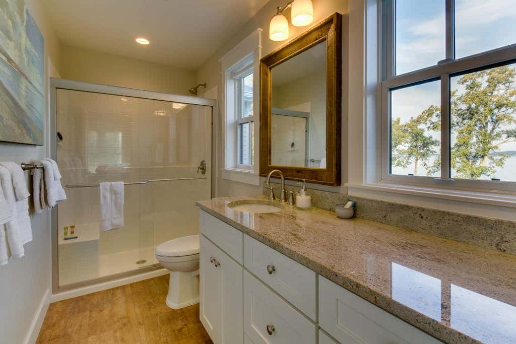 Stunning 4BR Waterfront Home in Eastsound with Private Sauna and Beach Access