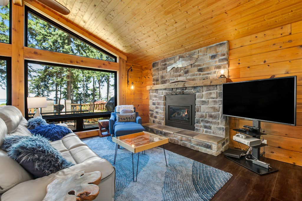 Stunning Ocean View Cabin in Coupeville with Private Beach Access