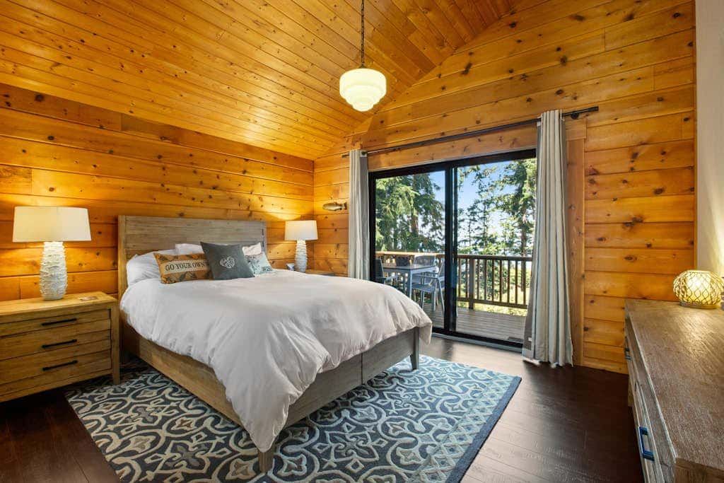 Stunning Ocean View Cabin in Coupeville with Private Beach Access