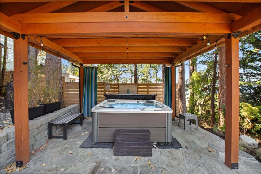 Stunning Ocean View Cabin in Coupeville with Private Beach Access