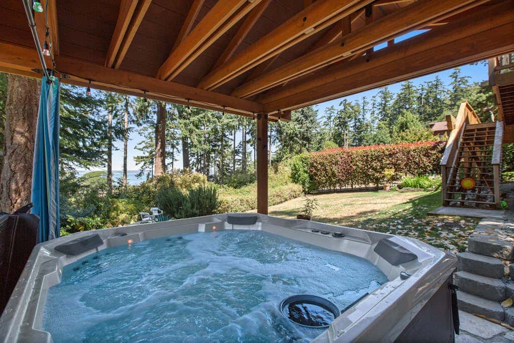 Stunning Ocean View Cabin in Coupeville with Private Beach Access