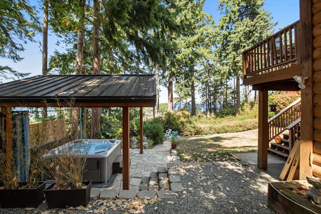 Stunning Ocean View Cabin in Coupeville with Private Beach Access