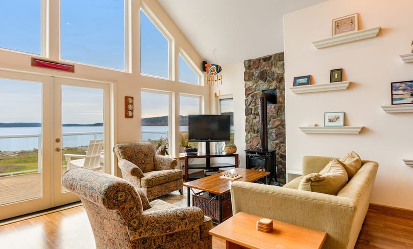 Waterfront Upper-Level Getaway with Views, Firepit & Pool Table
