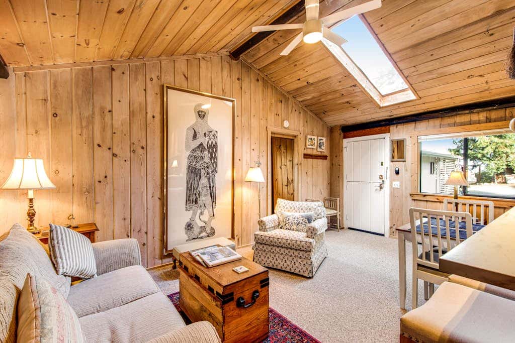 Waterfront Cottage with High-Speed WiFi, Ocean View, Private Deck, & Kitchenette 