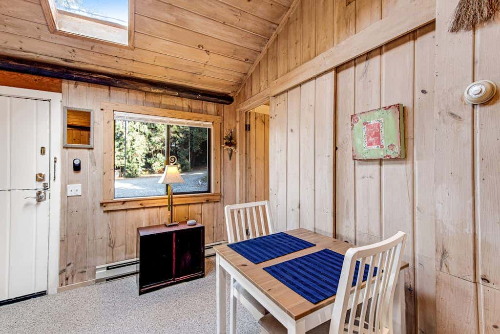 Waterfront Cottage with High-Speed WiFi, Ocean View, Private Deck, & Kitchenette 