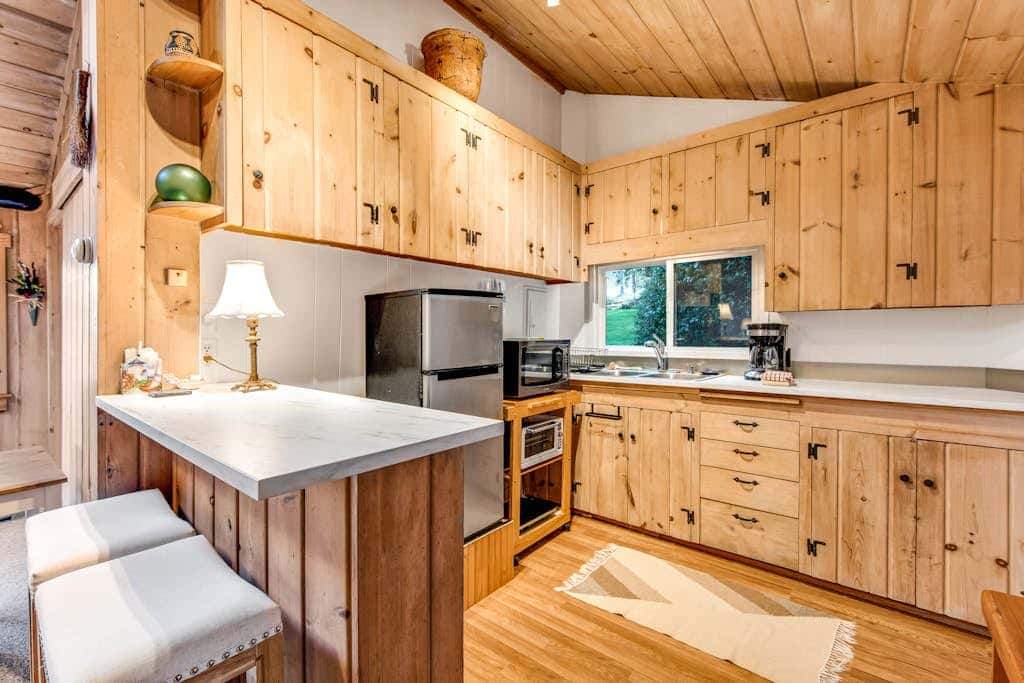 Waterfront Cottage with High-Speed WiFi, Ocean View, Private Deck, & Kitchenette 