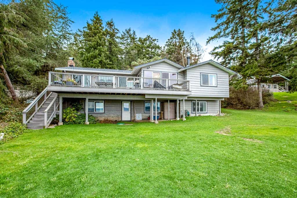 Waterfront home on Saratoga Passage with amazing view, deck & beach access