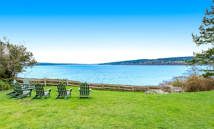 Waterfront home on Saratoga Passage with amazing view, deck & beach access