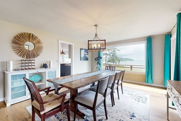 Large, dog-friendly home w/WiFi, fenced yard, fireplaces & gorgeous water view
