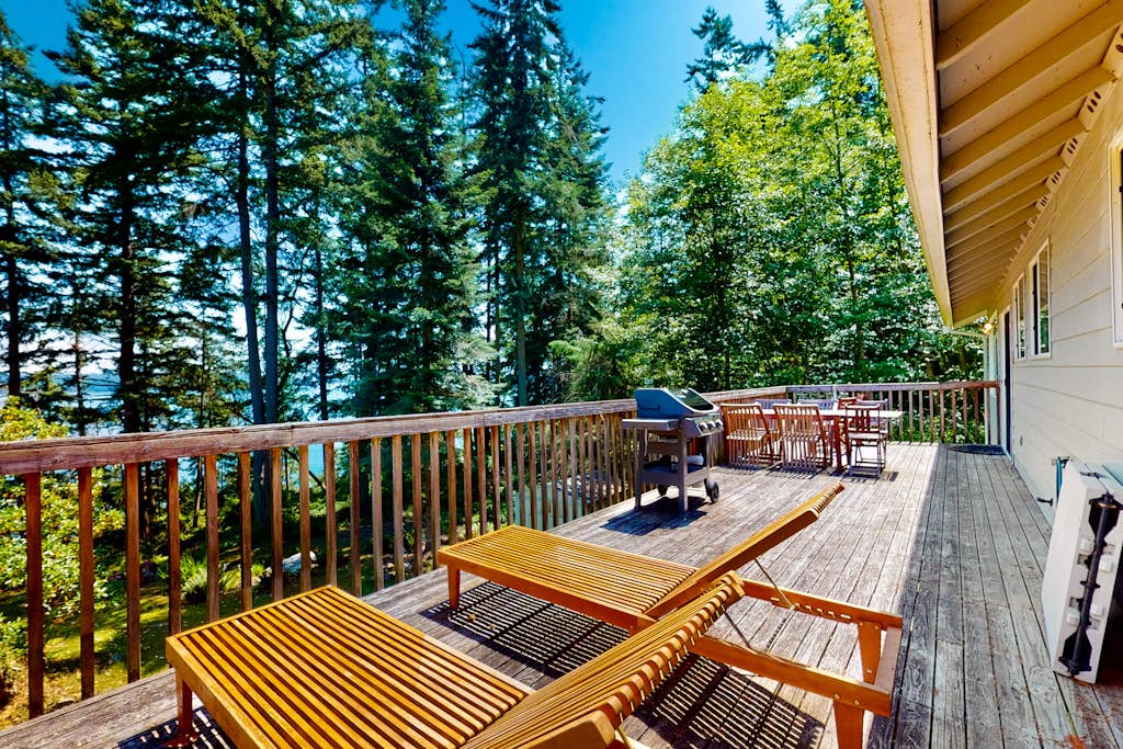 Relaxing Coupeville Home with Water Views, Fire Pit, and Beach Access