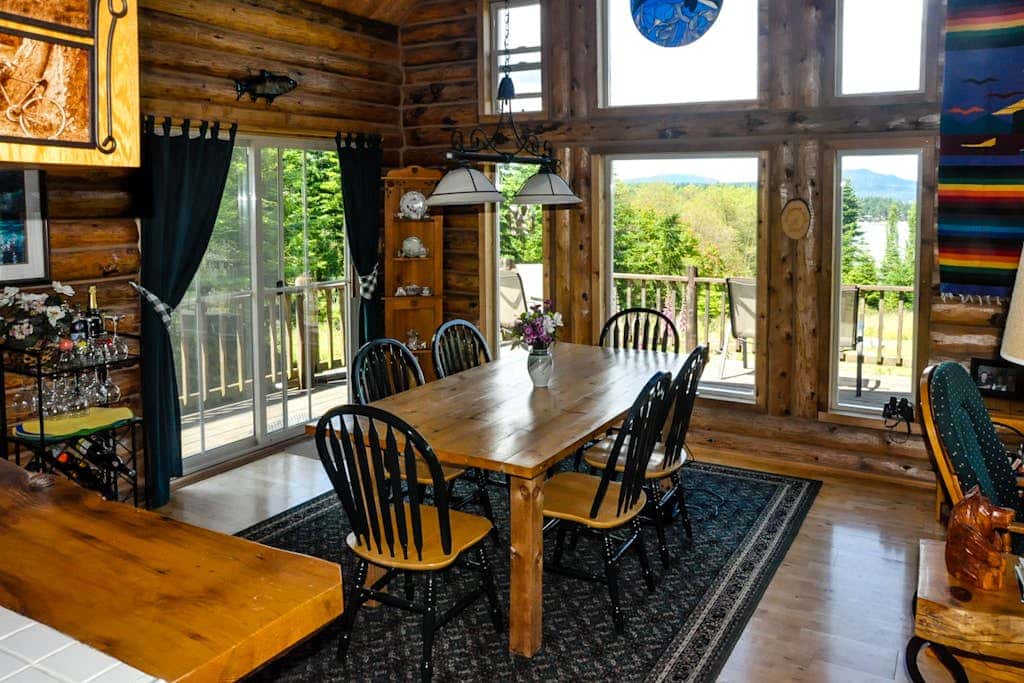 Bright Rustic Cabin with Breathtaking Bay and Mountain Views on Lopez Island