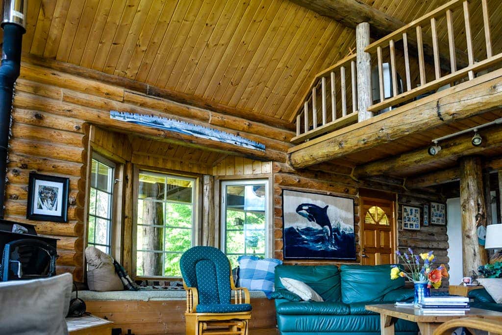 Bright Rustic Cabin with Breathtaking Bay and Mountain Views on Lopez Island