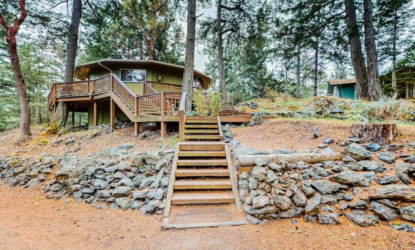 The Island Treehouse