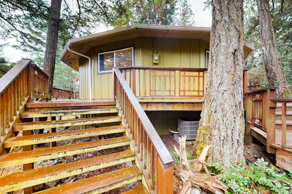 The Island Treehouse