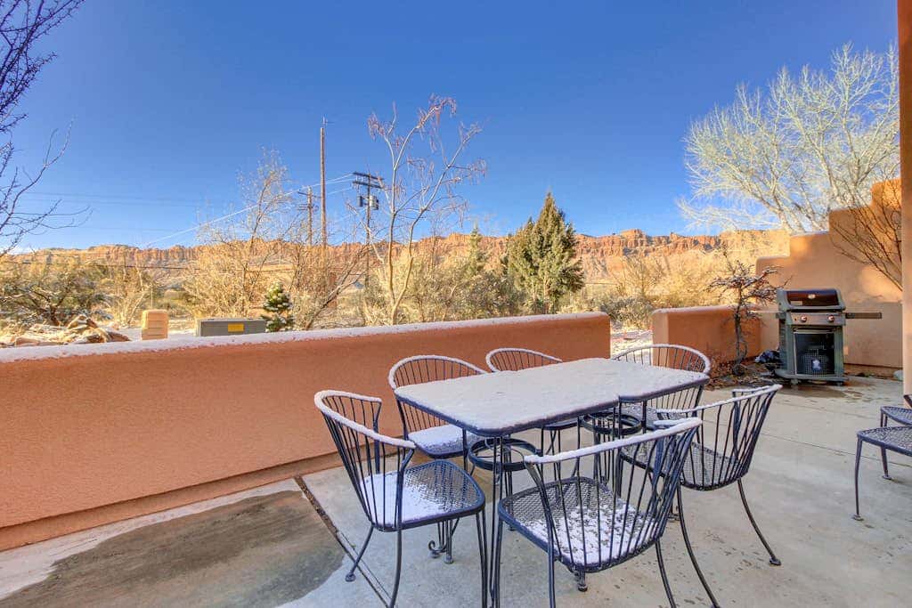 Golf Course Front Condo with Seasonal Pool & Views - Walk to Steel Bender Trail