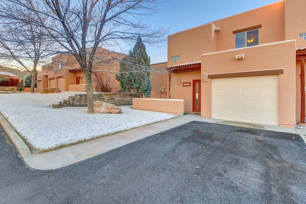 Golf Course Front Condo with Seasonal Pool & Views - Walk to Steel Bender Trail