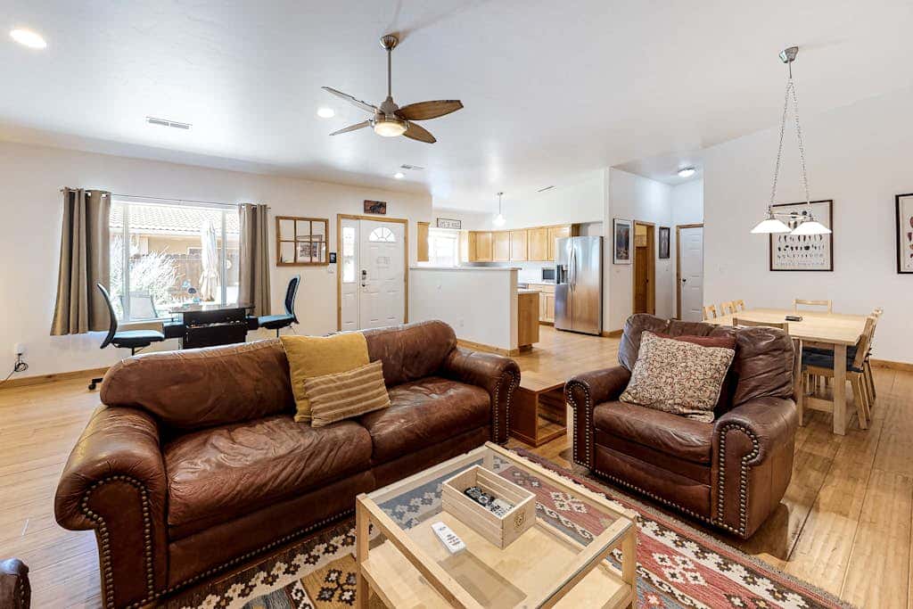 Dog-Friendly Townhome with WiFi, Nice Views & Indoor Pool