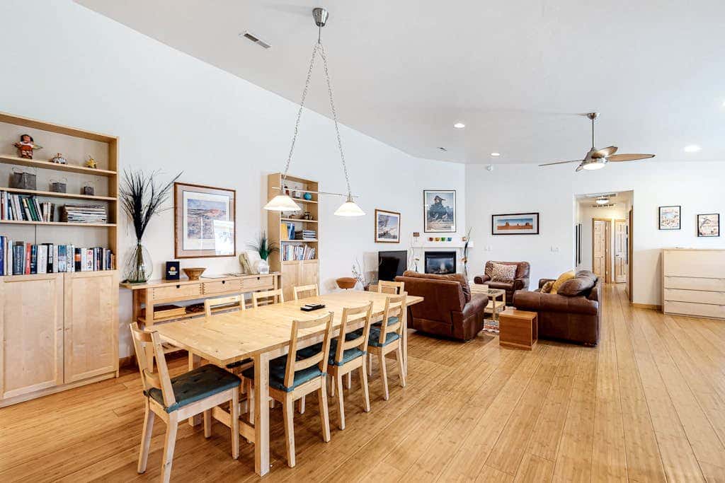 Dog-Friendly Townhome with WiFi, Nice Views & Indoor Pool