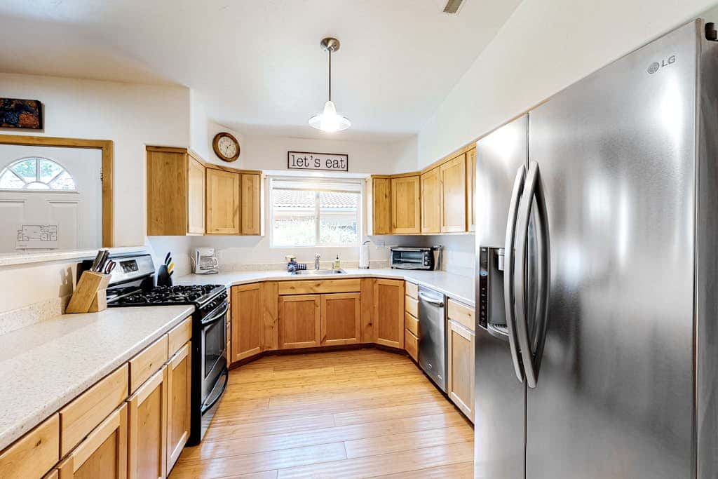 Dog-Friendly Townhome with WiFi, Nice Views & Indoor Pool