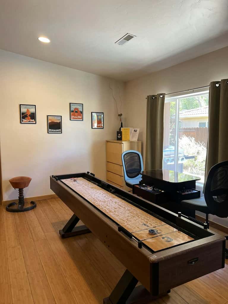 Dog-Friendly Townhome with WiFi, Nice Views & Indoor Pool