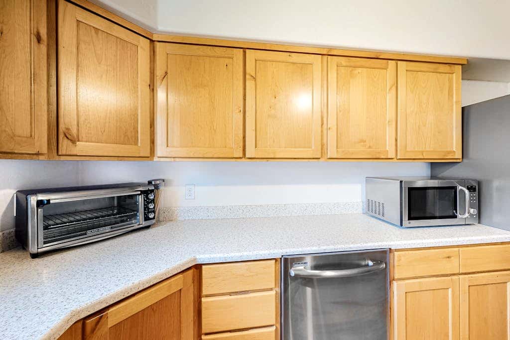 Dog-Friendly Townhome with WiFi, Nice Views & Indoor Pool