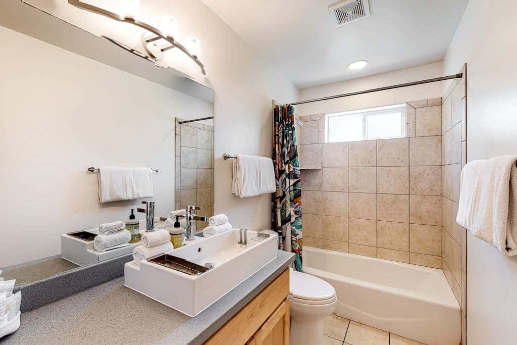 Dog-Friendly Townhome with WiFi, Nice Views & Indoor Pool