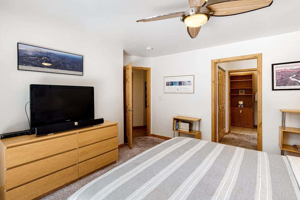 Dog-Friendly Townhome with WiFi, Nice Views & Indoor Pool